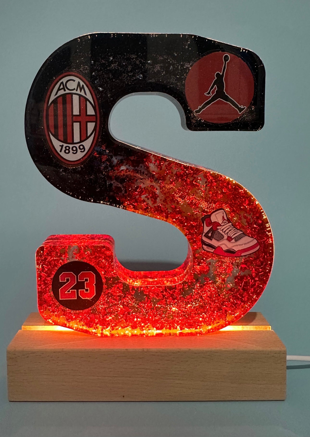 Lettera con base LED