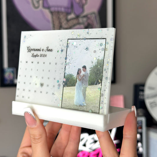 Cornice Personalizzata con Foto, Calendario o Dedica in Resina