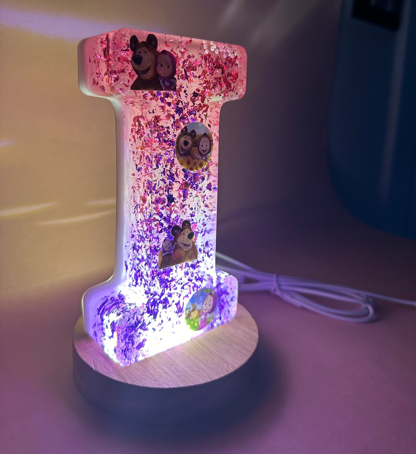 Lettera con base LED