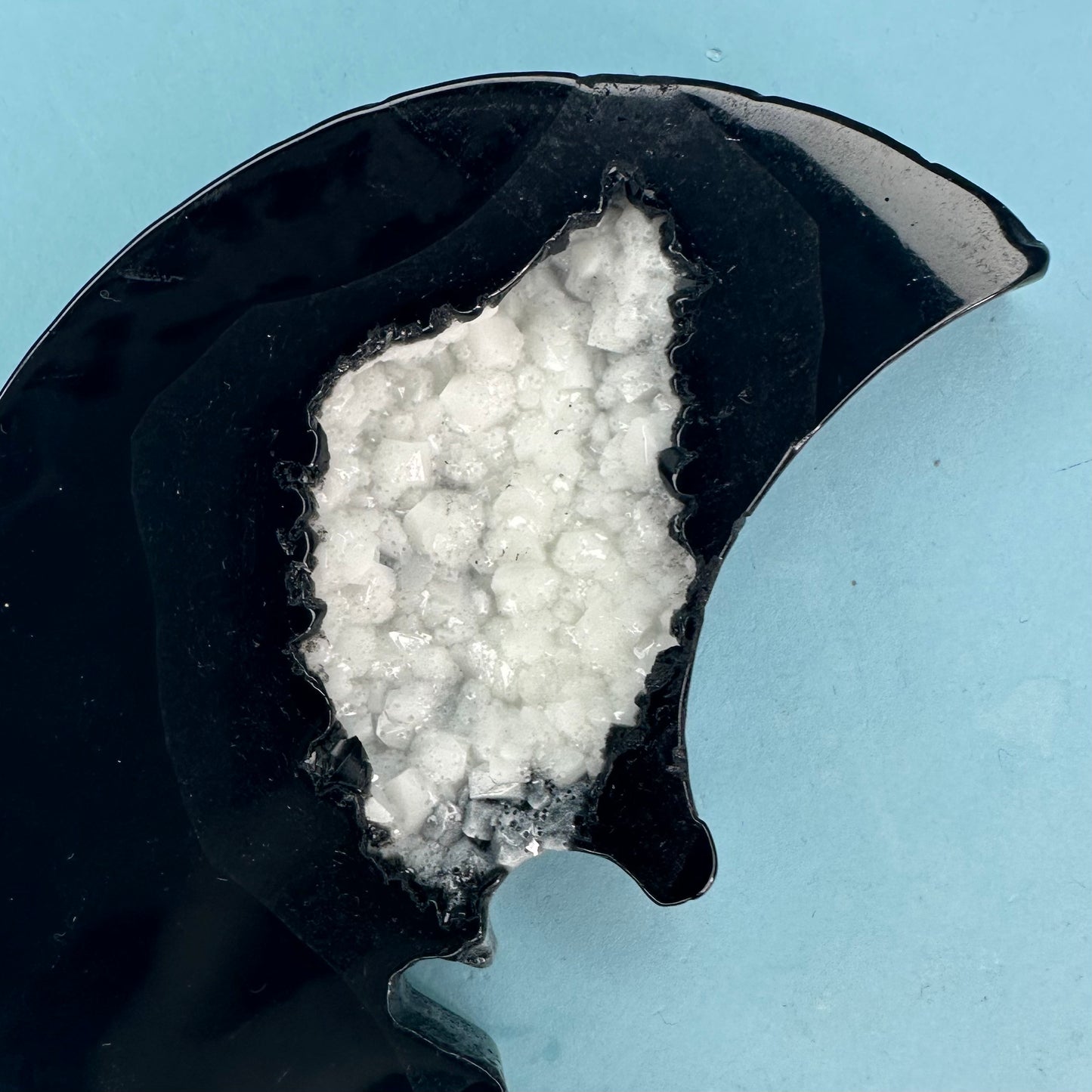 ✨ Mezzaluna Decorativa Con Geode Bianco
